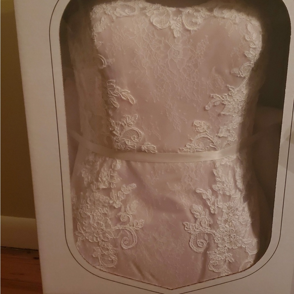 Vera Wang wedding dress.